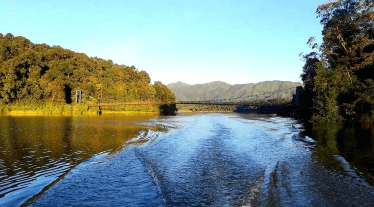 Hồ Pá Khoang - "Người con gái Thái" xinh đẹp của du lịch Điện Biên