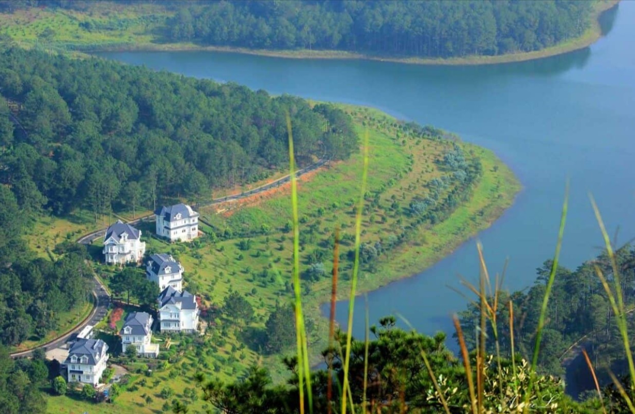 Hồ Xạ Hương - "nằng thơ" ngủ quên giữa rừng Tam Đảo