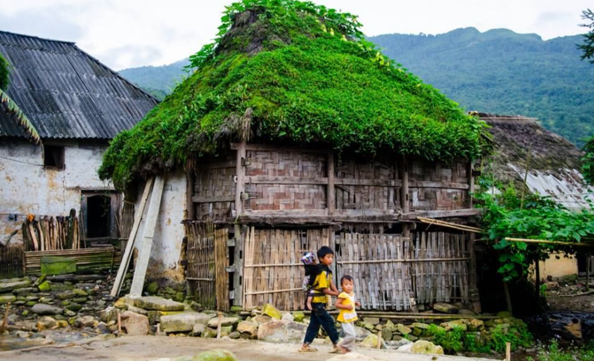 Khám phá những ngôi nhà mái "nấm" của người Hà Nhì