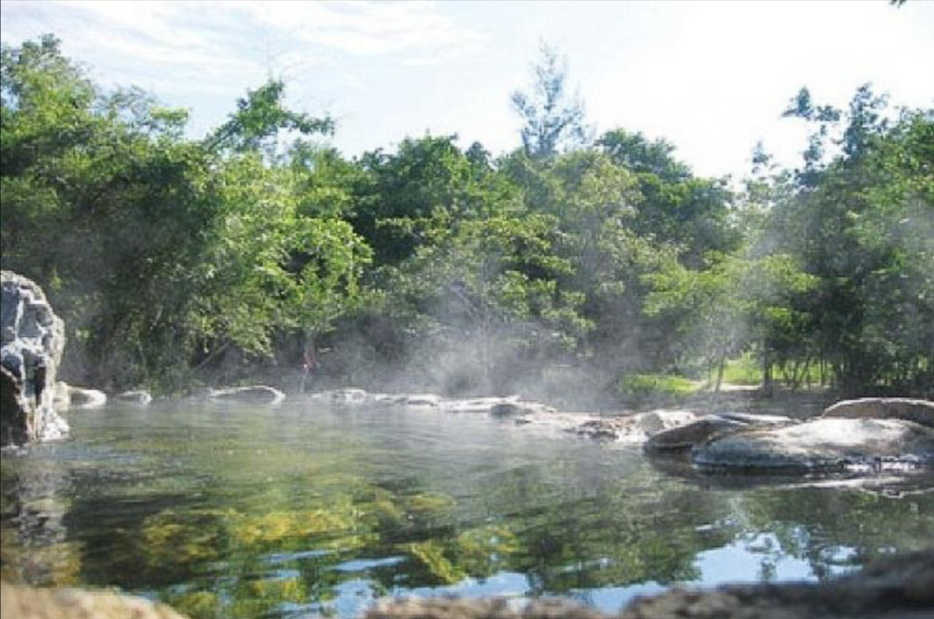 Suối nước nóng U Van - điểm du lịch đang được khai thác của du lịch Điện Biên
