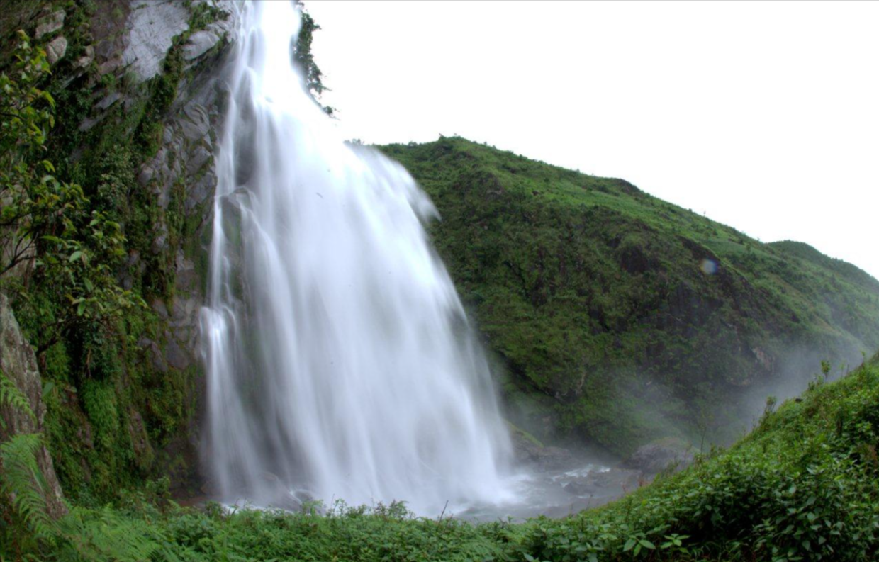 Thác Tác Tình - Một trong 10 thắc nước đẹp, kỳ vĩ nhất Việt Nam