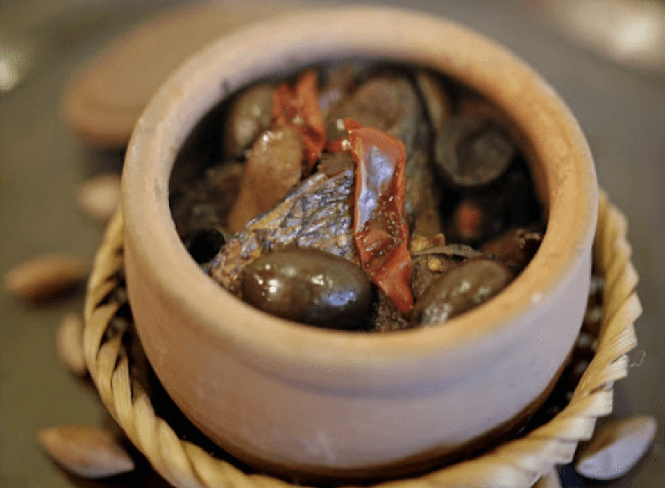 Đã đến du lịch Phú Thọ - thì nên thử món cá kho với quả trám này nhé!